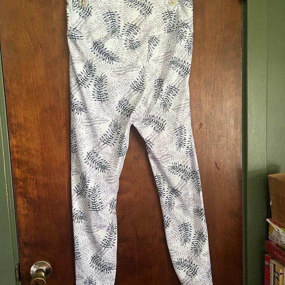 Ladies Voeons leggings, size XXL. NWT. - Picture 4 of 5
